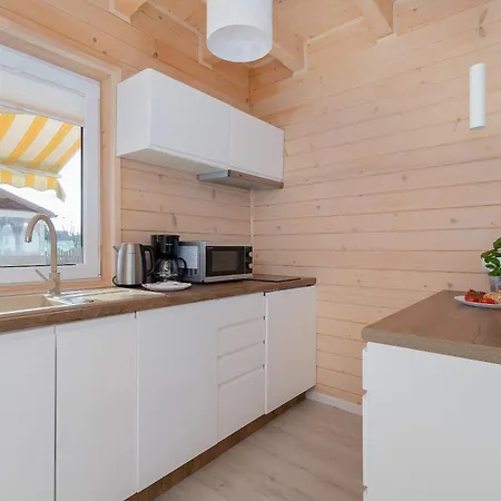 Caloroczne Drewniane W Urokliwej Okolicy By Renters グジボボ