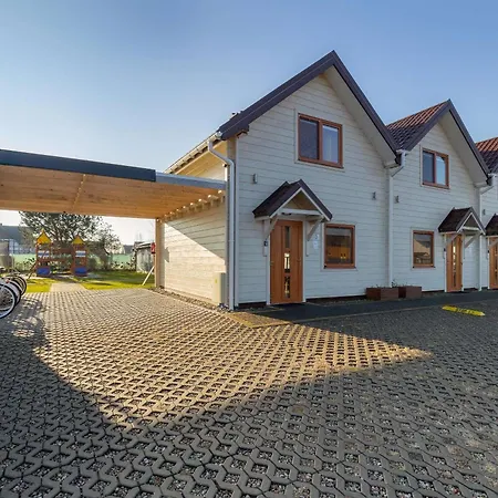 Drewniane Wakacyjne W Urokliwej Okolicy By Renters