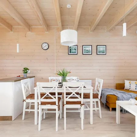 Caloroczne Drewniane W Urokliwej Okolicy By Renters *